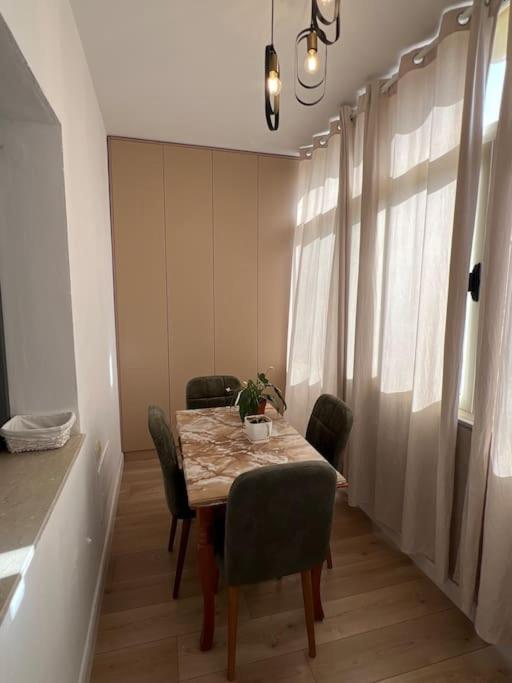 Hugo Apartment